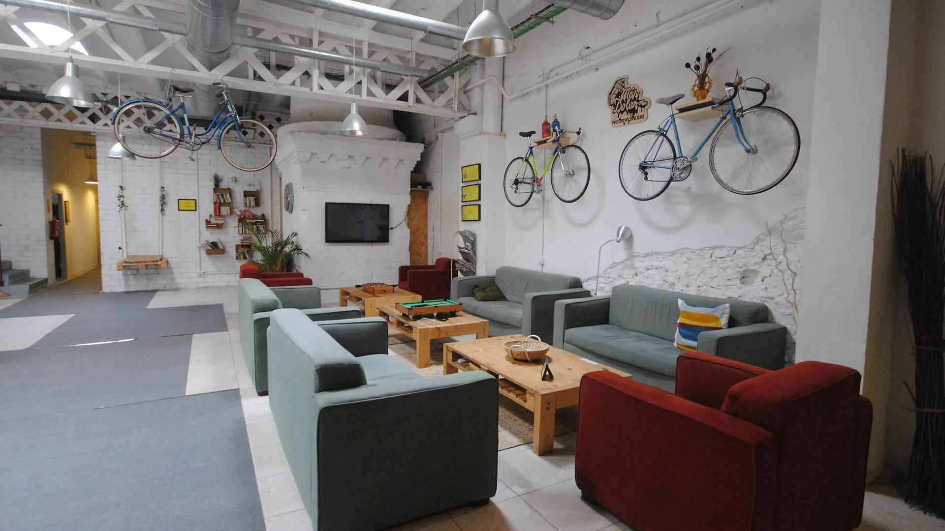 Bed & Bike Barcelona Hostel