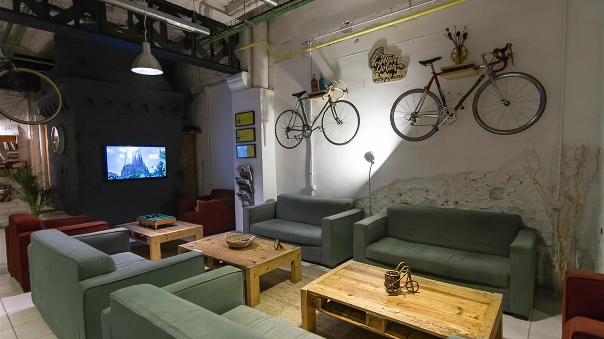 Bed & Bike Barcelona Hostel 0*,